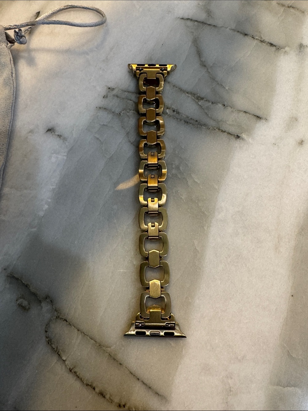 Kendra Scott Davis Gold Link Apple Watch Band - Picture 5 of 6